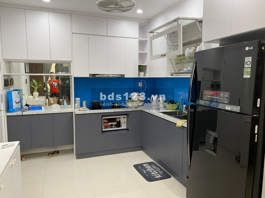 Chính chủ bán gấp căn 2 ngủ+ 1, 70m, view nội khu, tầng trung tại tòa S1.05 VInhomes Smart City