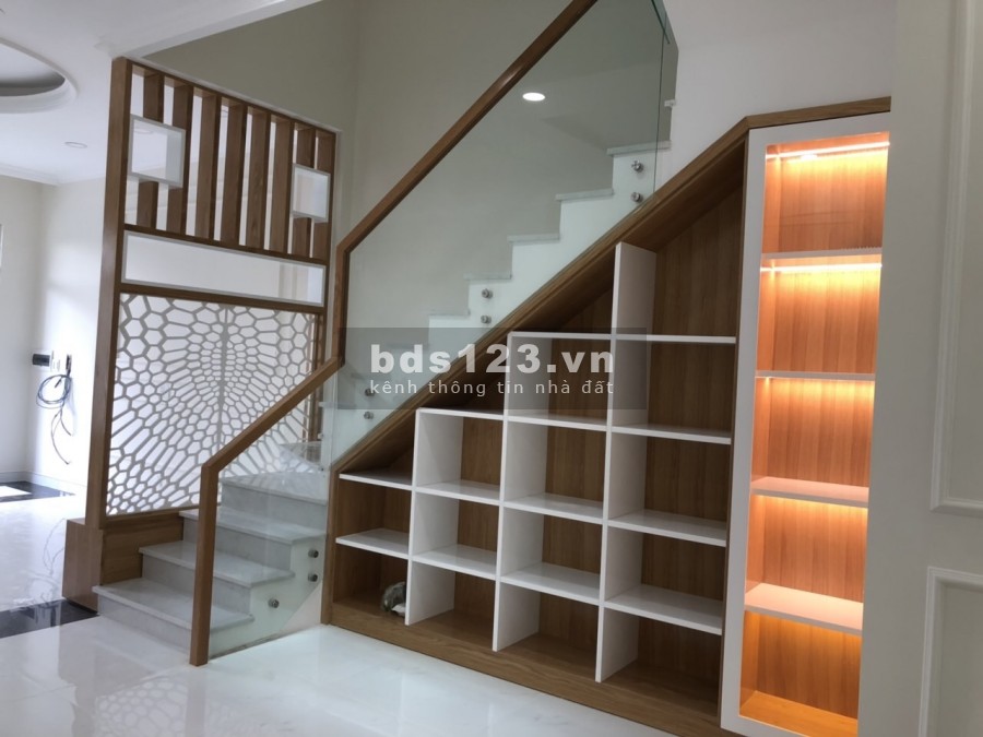 Cho Thuê Nhà Nhất Chi Mai, Quận Tân Bình, diện tích sử dụng 6x18, 3 lầu