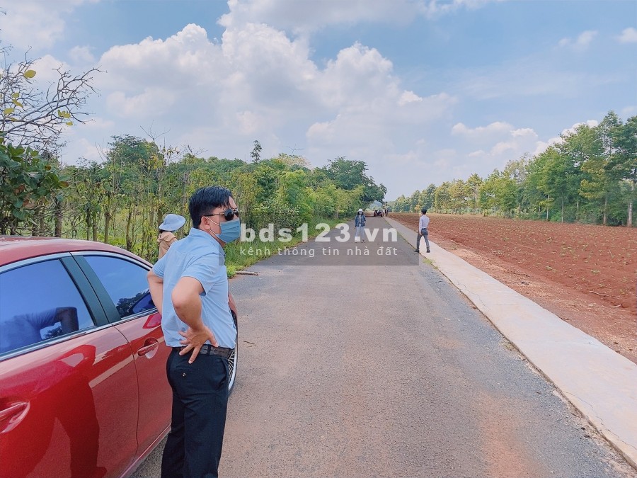 Gần Hồ Nhà Bè thuộc Thành phố công nghiệp Cảng Biển Phú Mỹ