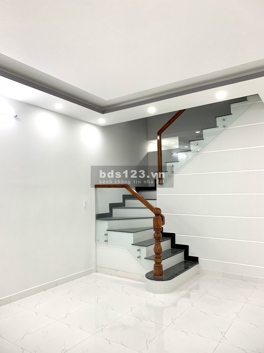 Bán nhà nguyên căn 1 trệt, 1 lầu khu phố Phú Quý, ngay tại Cần Thơ, lộ giới 12m