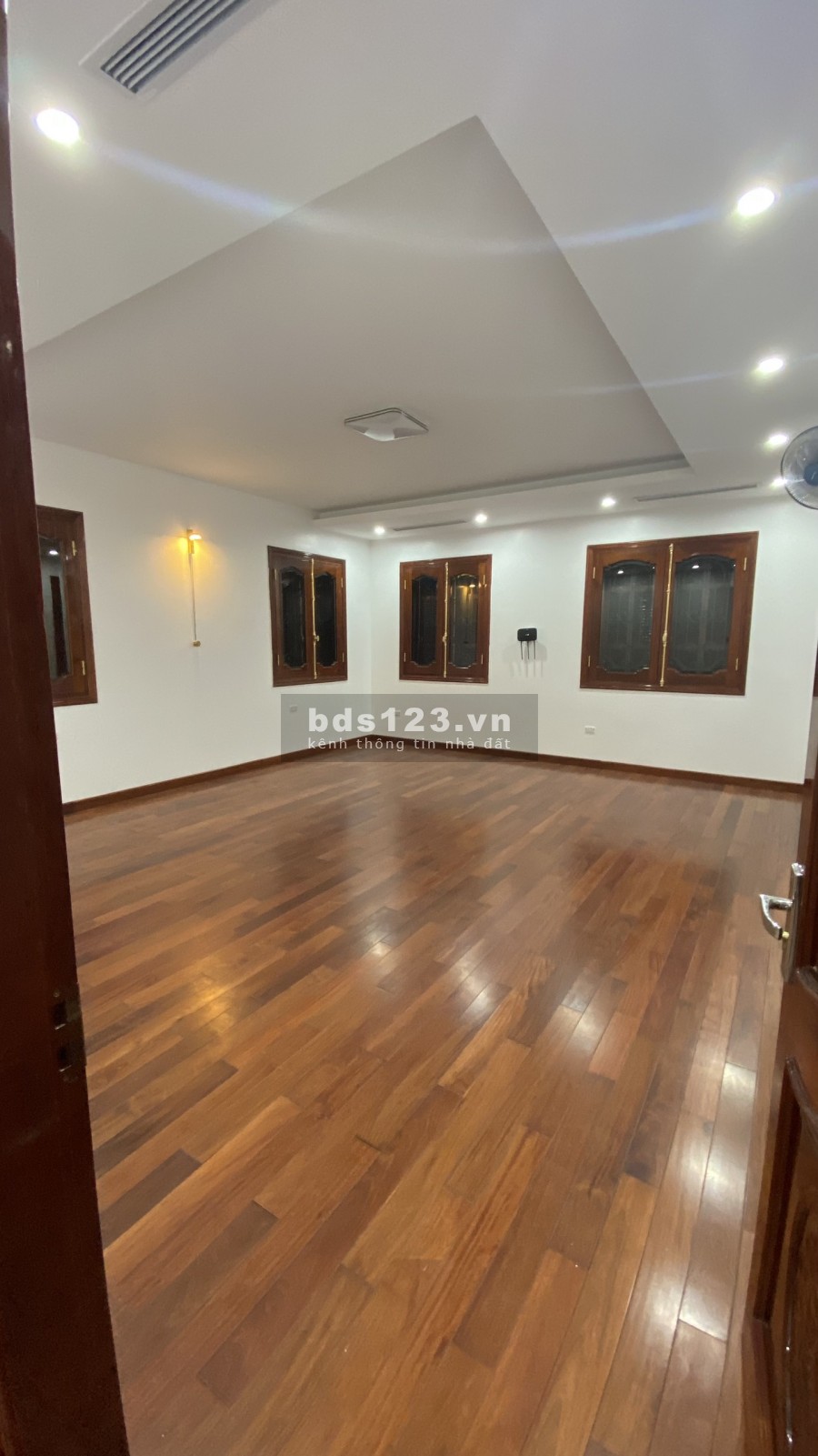 Cho thuê nhà KDT Bắc Hà - Tố Hữu diện tích sử dụng 150m2, 5 tầng, giá 55 triệu/tháng