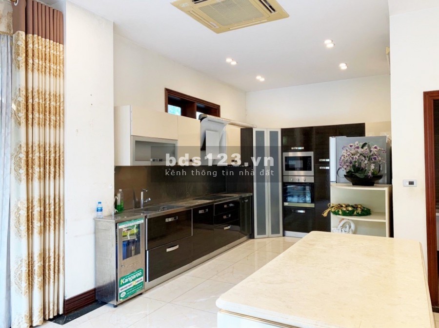 Cho thuê biệt thự đơn lặp dt 400m2, thoáng mát 4 pn, full nội thất cao cấo, lh 0979220466