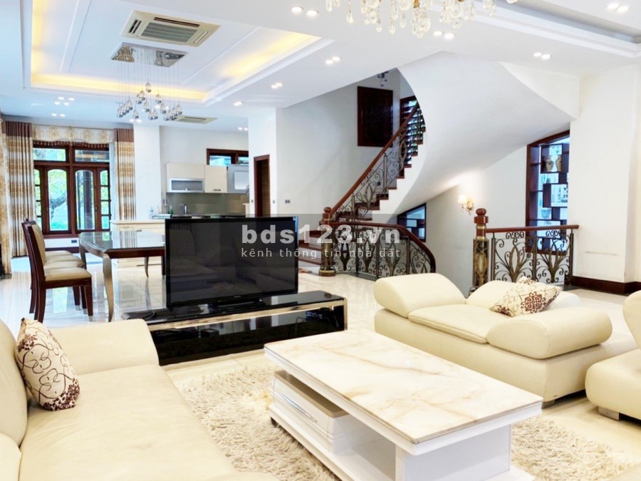 Cho thuê biệt thự đơn lặp dt 400m2, thoáng mát 4 pn, full nội thất cao cấo, lh 0979220466