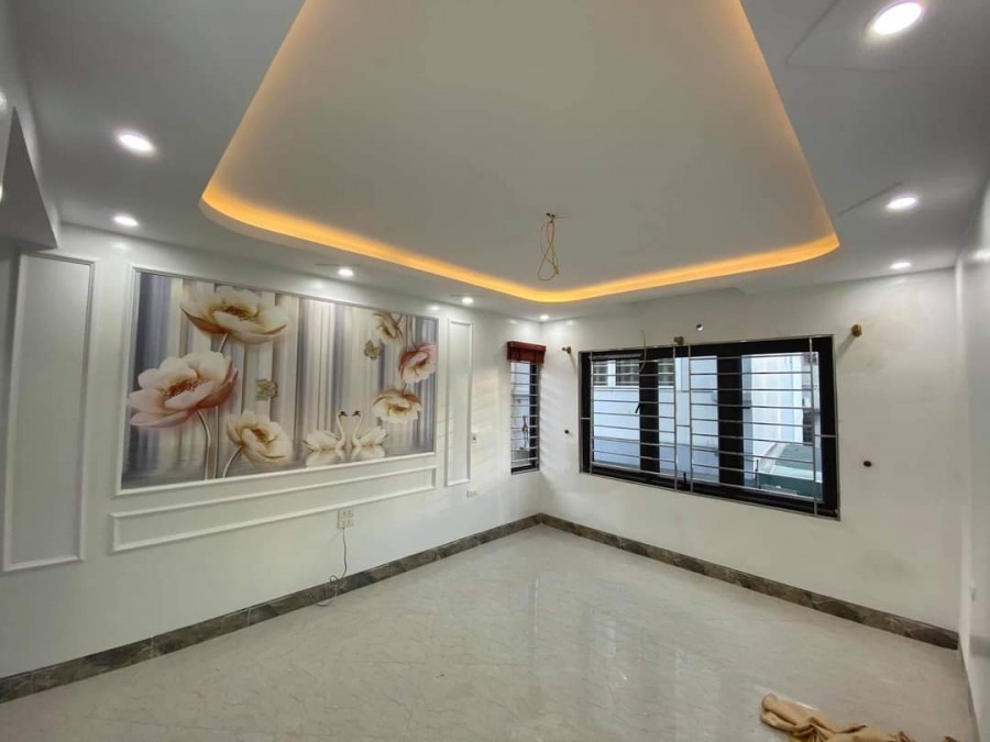 Nhà mới ngõ 467 Lĩnh Nam đẹp long lanh 10m ra ôtô dt 33m2 4 tầng giá nhỉnh 2 tỷ
