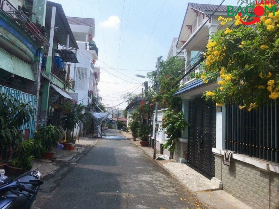 Bán Nhà 2 mặt tiền giáo xứ Bừi Đức diện tích sử dụng 20m2, giá 5.2 tỷ sổ riêng