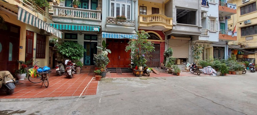 Bán nhà Trung Văn, Quận Thanh Xuân dt 43m2, 3 tầng, ô tô, KD, giá có 4,3 tỷ.