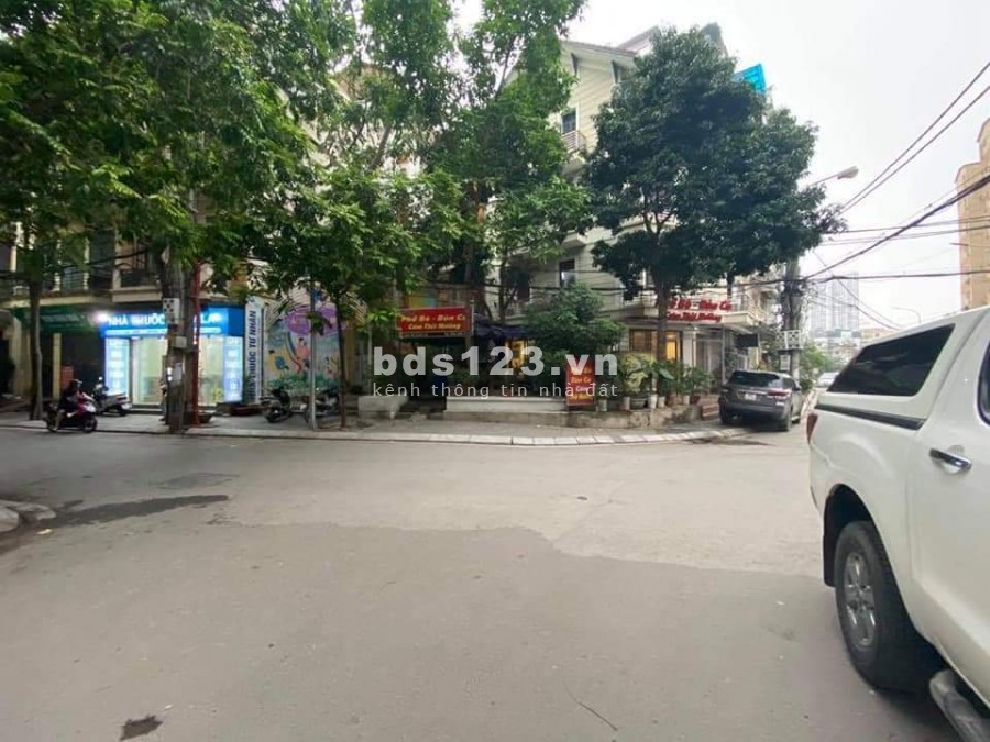 Đất Võ Chí Công, dt 90m2, mt 5m, cách đường Võ Chí Công 20m. Giá 13.8 tỷ