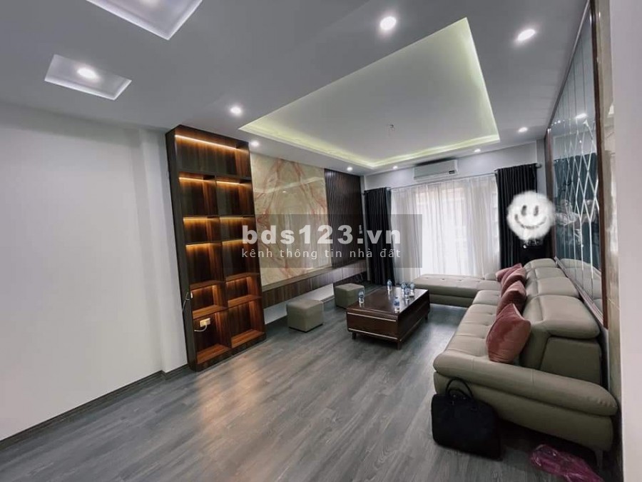 Mặt phố Trương định, 2 thoáng, Kd sầm uất mọi dòng tiền 70m, đúc 5.5 tầng, mt 5.5, tiền giá 10.8 tỷ