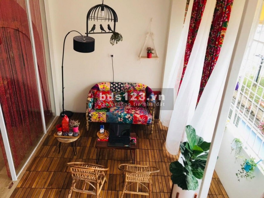 Bán nhà nguyên căn Cầu Giấy, ô tô đỗ tận nhà dt 40m2, 4 tầng, giá chỉ 5 tỷ, lhcc