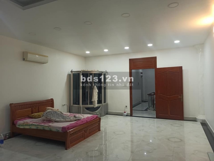 (Gò Vấp)Biệt thự đẹp như mơ, hxh 5m, Phạm Văn Bạch, dt 152m2 (8 x 19), 3 tầng, giá 12.5tỷ.