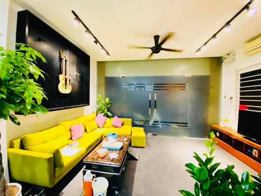 Nhà đẹp Đền Lừ kinh doanh, ô tô đỗ cửa diện tích 35m3, đúc 5 tầng, giá 4.25 tỷ