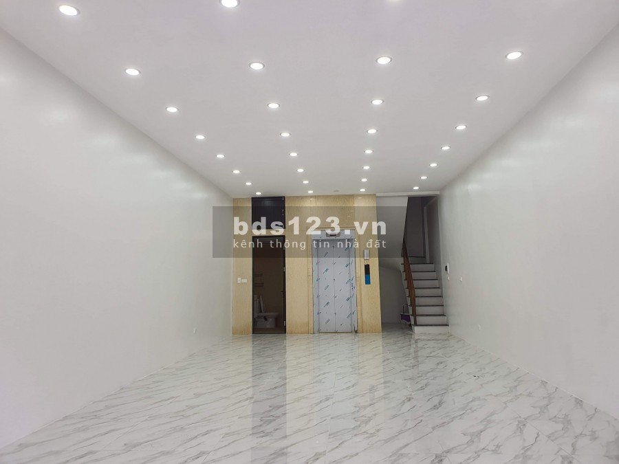 Nhà nguyên căn Đại Cồ Việt, 6 tầng thông sần, thang máy, kinh doanh, liên hệ 0935999898