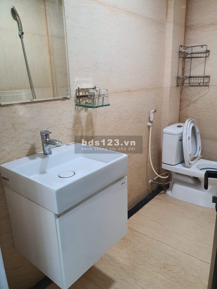 Nhà nguyên căn Đại Cồ Việt, 6 tầng thông sần, thang máy, kinh doanh, liên hệ 0935999898