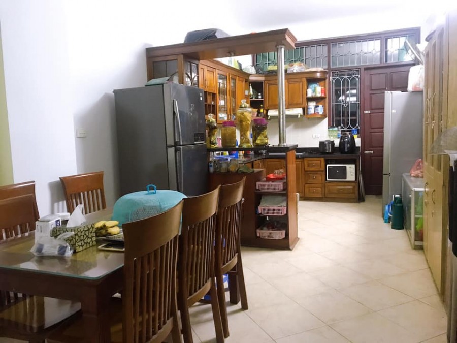 Bán nhà Hoàng Quốc Việt 98m2 4 tầng, gara ô tô, 2 thoáng, gần phố kinh doanh chỉ 13.4 tỷ
