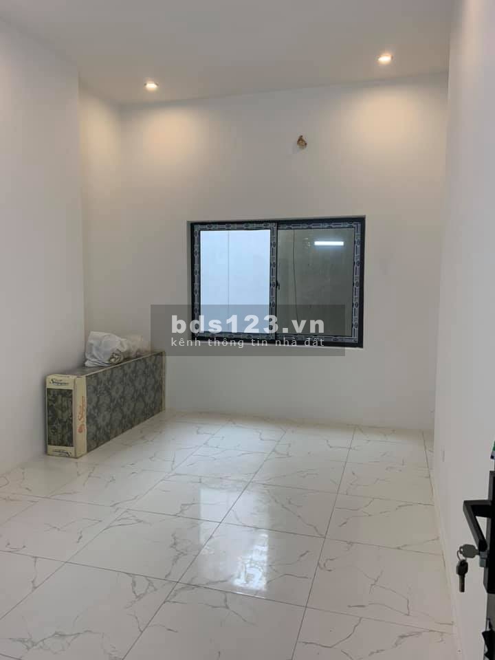 Bán nhà 30m Nguyễn Văn Cừ 4 tầng mặt tiền 3.5m giá 3.1 tỷ lô góc 2 thoáng sáng