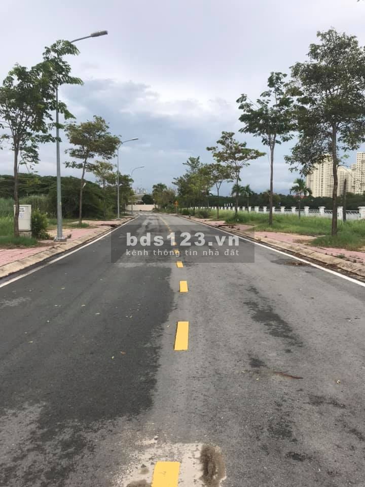Biệt thự vườn trong lòng Quận 7, liên hệ chính chủ 0938004066, giá 46 triệu/m2