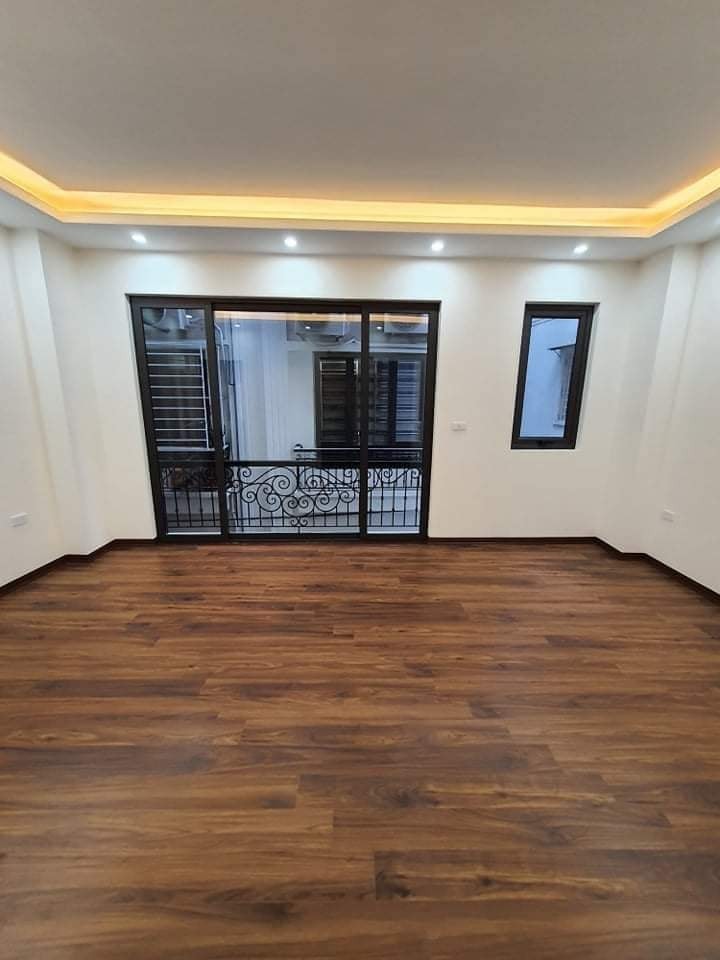 Chỉ với hơn 2 tỷ có ngay nhà 30m2, 6 tầng, 5 ngủ gần Công Viên Cầu Giấy hàng cực hiếm