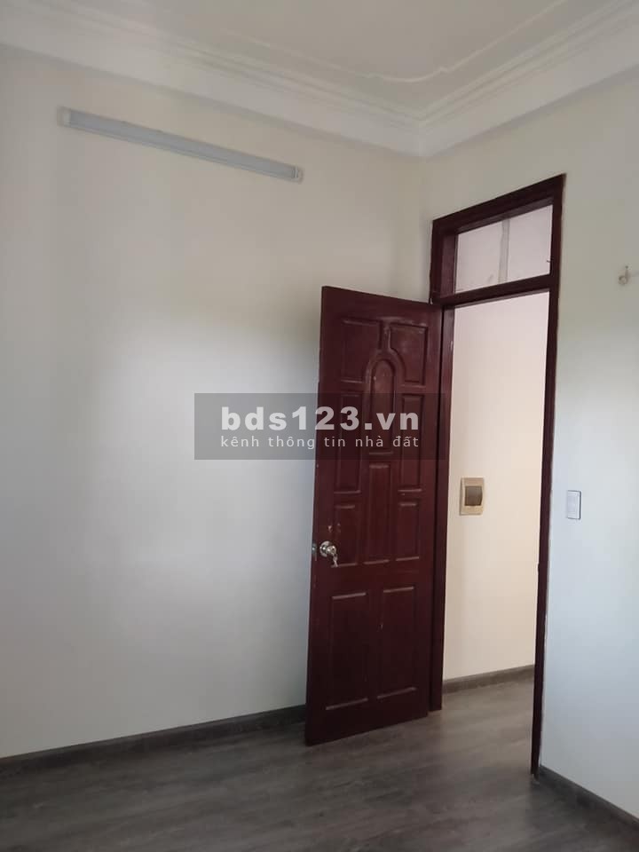 Bán nhà Linh Đàm Quận Hoàng Mai dt 36m2 xây 4 tầng mt 4m suýt 2.9 tỷ ( có thương lượng )
