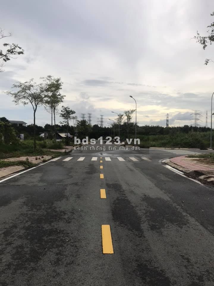 Biệt thự vườn trong lòng Quận 7, liên hệ chính chủ 0938004066, giá 46 triệu/m2