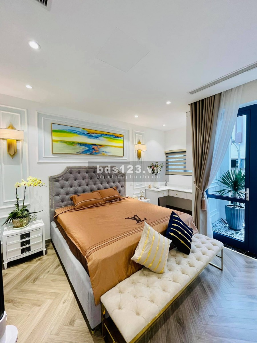 Bán nhà đẹp Ngã Tư Sở, Đống Đa 5 tầng nhỉnh 5 tỷ 40m2 ngõ to 3m