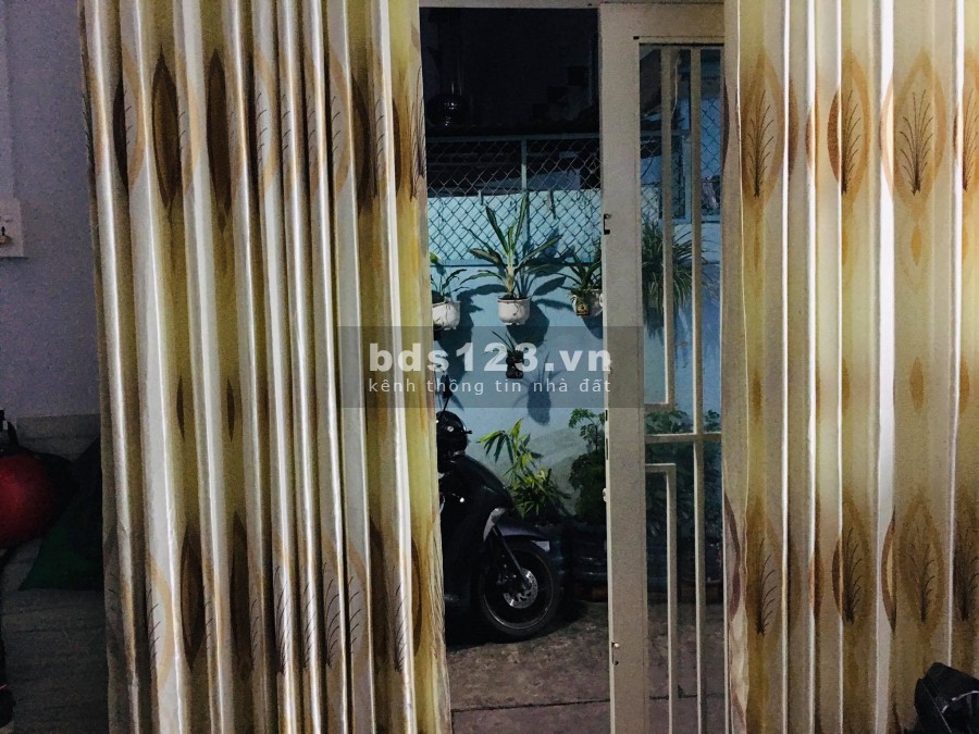 Nhà nguyên căn chủ cần bán nhanh rộng 20m2, đường Thích Quảng Đức, Phú Nhuận, 3 tầng đúc, giá 2.6 tỷ