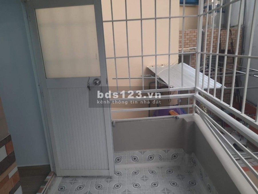 Nhà nguyên căn chủ cần bán nhanh rộng 20m2, đường Thích Quảng Đức, Phú Nhuận, 3 tầng đúc, giá 2.6 tỷ