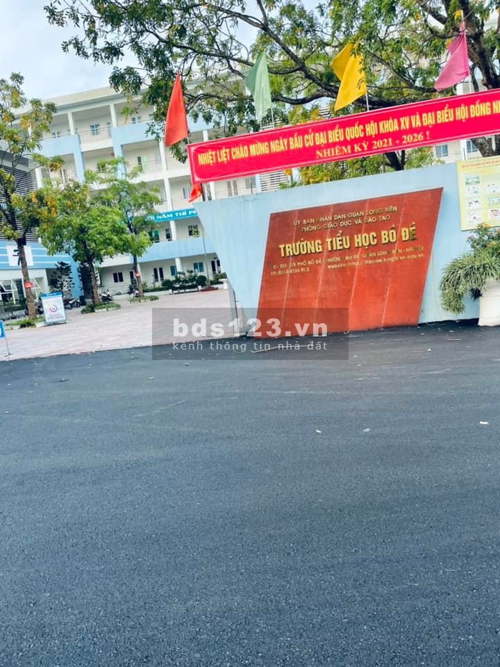 Bán gấp đất 110m2 phân lô gần hồ Bồ Đề ô tô vào nhà tương lai đẹp, sổ chính chủ