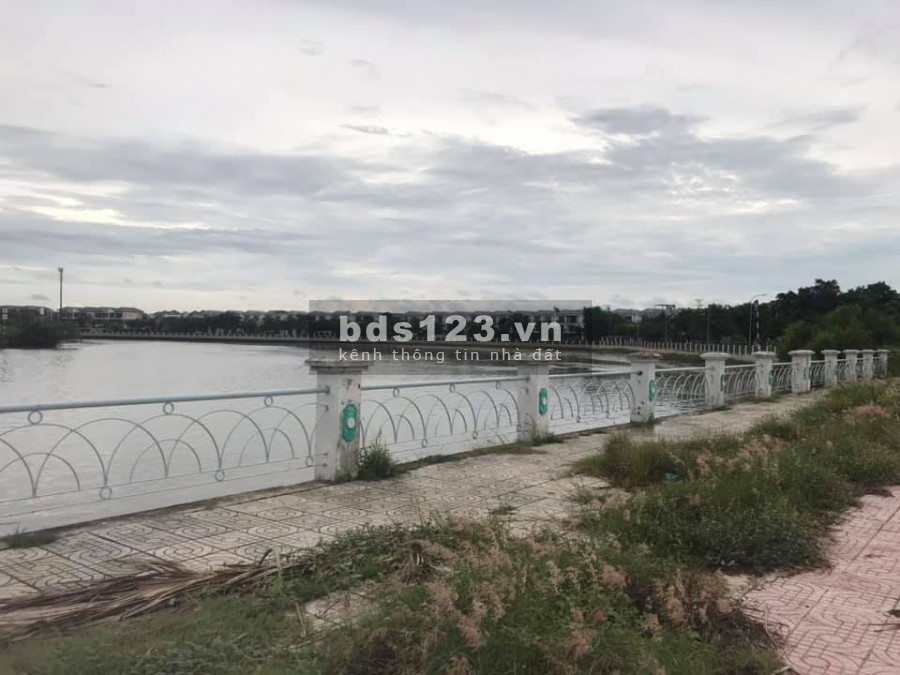 Biệt thự vườn trong lòng Quận 7, liên hệ chính chủ 0938004066, giá 46 triệu/m2