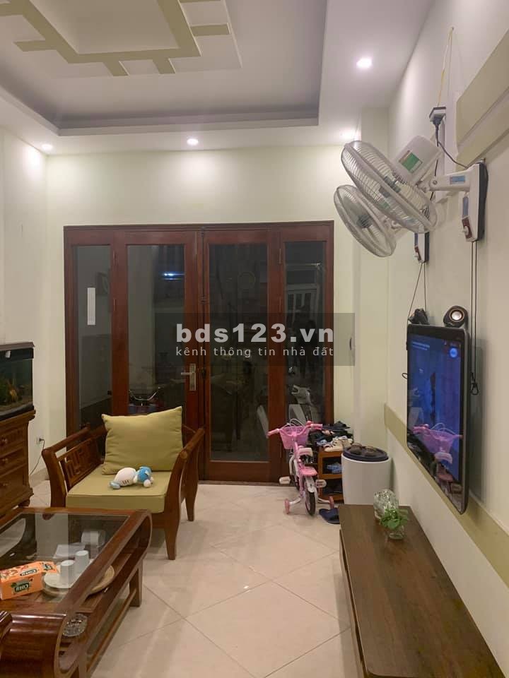 Bán nhà phố Võng Thị, phường Bưởi, Tây Hồ ngõ Thông, rất Gần Hồ Tây, dt 51m2 5 tầng nhỉnh 5 tỷ