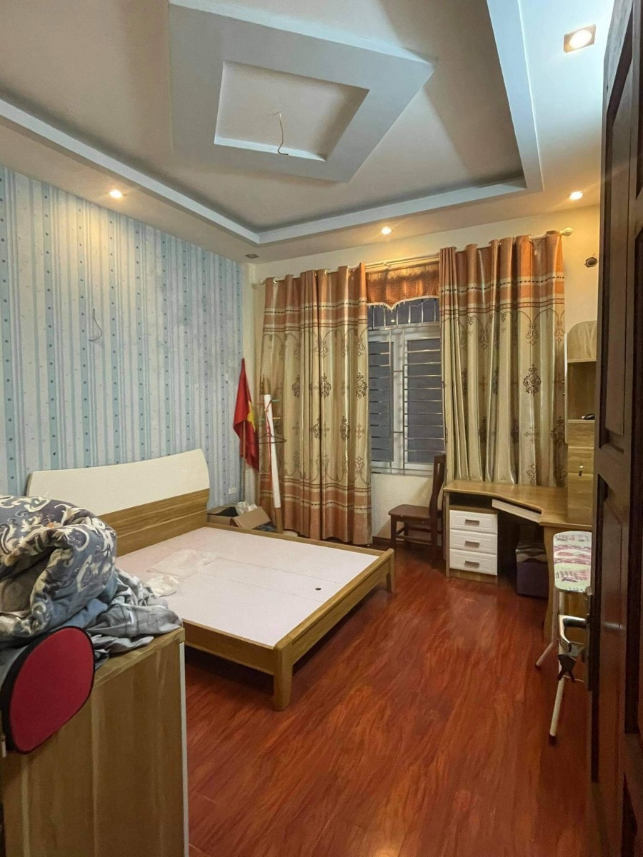 Chỉ với hơn 2 tỷ có ngay nhà 30m2, 6 tầng, 5 ngủ gần Công Viên Cầu Giấy hàng cực hiếm