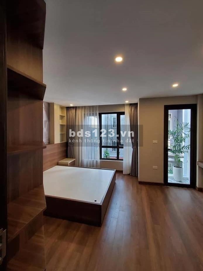 Nhà đẹp Yên Lạc Hai Bà Trưng, ô tô vào nhà, kinh doanh VP, 60M2 x 4,5 Tầng, Chỉ 6,8 tỷ.
