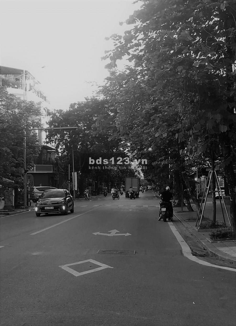 Bán nhà nguyên căn Tô Hiệu Hà Đông, ô tô 16 chỗ đổ cửa, giá rẻ 5.15 tỷ, lhcc