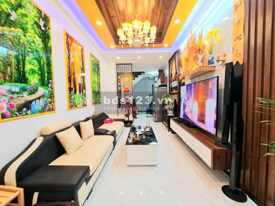 Siêu phẩm, Giáp Bát nhà mặt ngõ, 42m2 Nhỉnh 4 tỷ nhà dân xây, gần ô tô, ngõ rộng, tặng nội thất