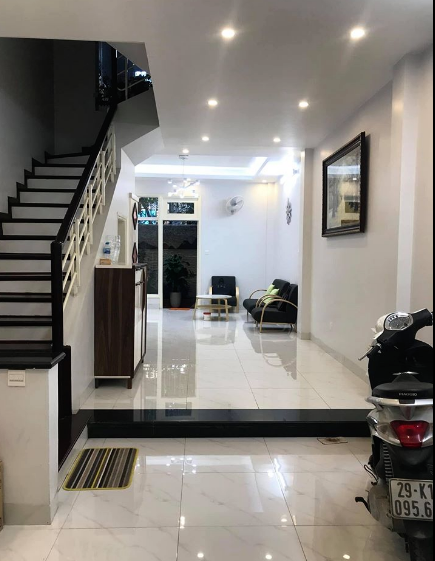 Bán nhà phố Vũ Phạm Hàm ngõ 17 trung Tâm quận Cầu Giấy gần ô tô đỗ 3 phòng ngủ