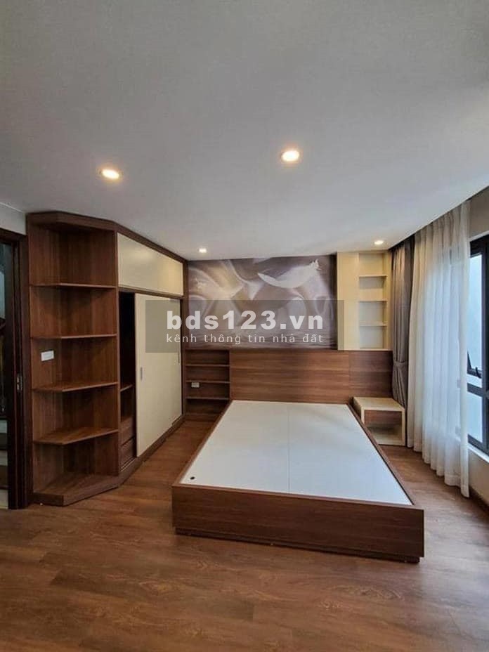 Nhà đẹp Yên Lạc Hai Bà Trưng, ô tô vào nhà, kinh doanh VP, 60M2 x 4,5 Tầng, Chỉ 6,8 tỷ.