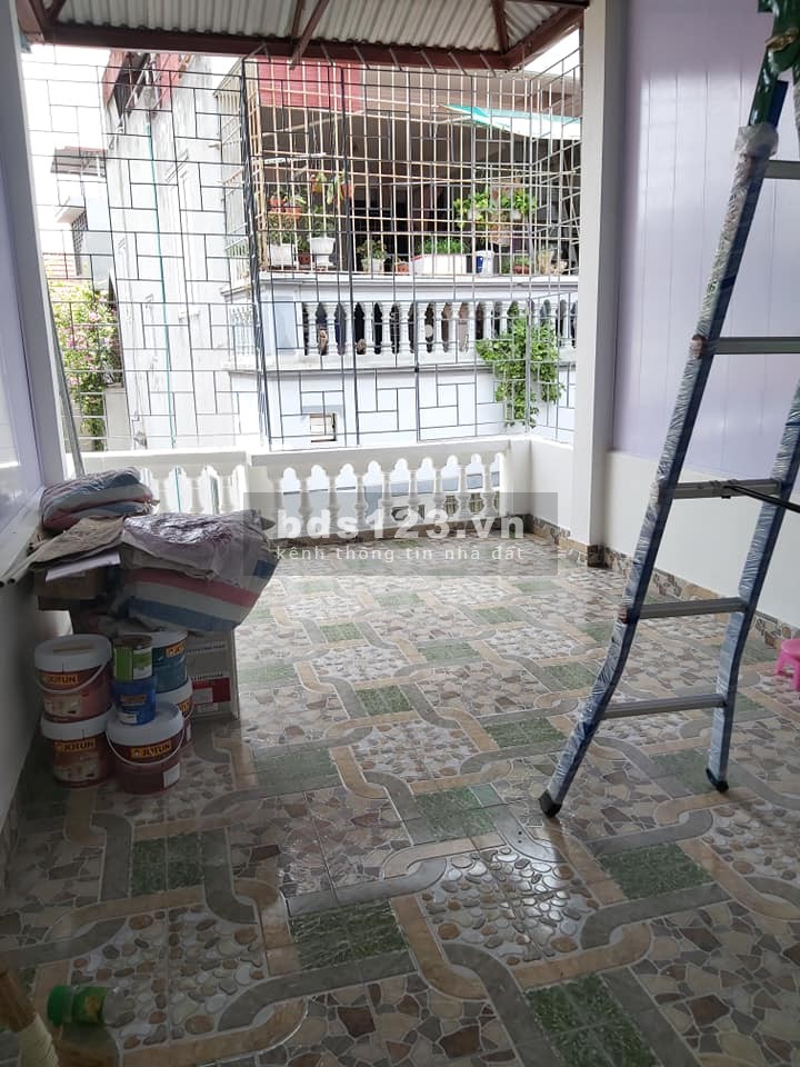 Bán nhà Cầu Giấy dt 33m2, ngõ ba gác nhà đẹp ở luôn, giá 3.75 tỷ, lh 0961427470