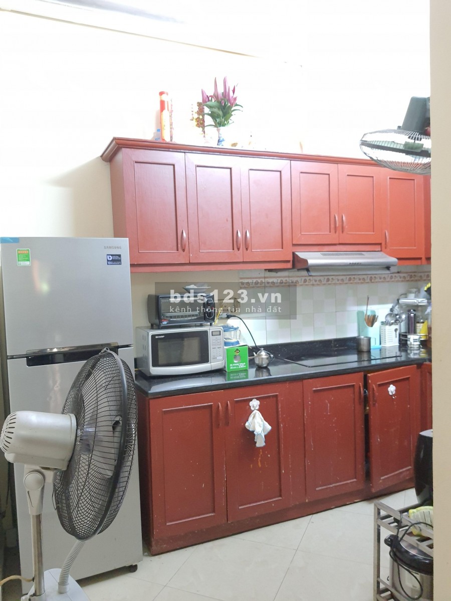 Bán nhà Trần Quốc Vượng, Cầu Giấy, ngõ to 2.5m, dt 40m lô góc, giá 3.1 tỷ