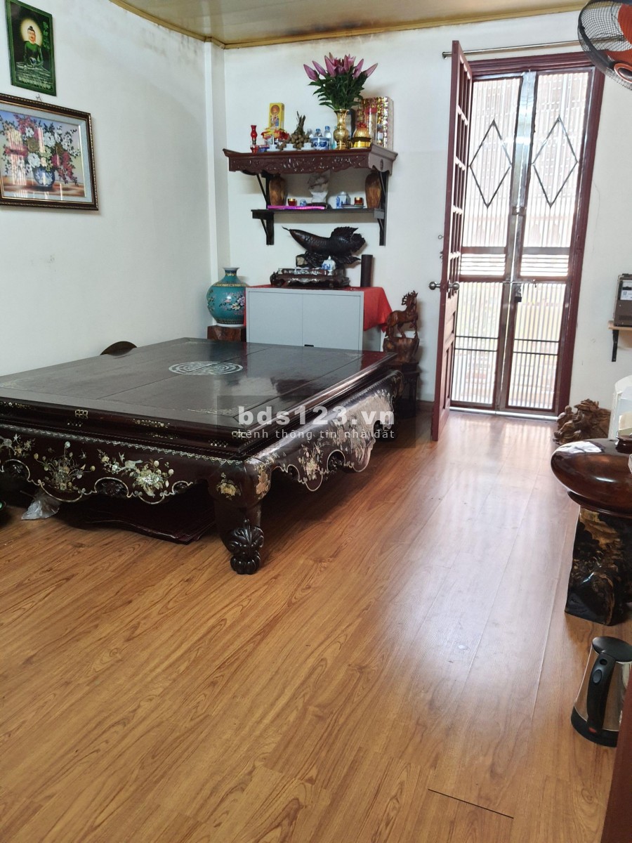 Bán nhà Trần Quốc Vượng, Cầu Giấy, ngõ to 2.5m, dt 40m lô góc, giá 3.1 tỷ
