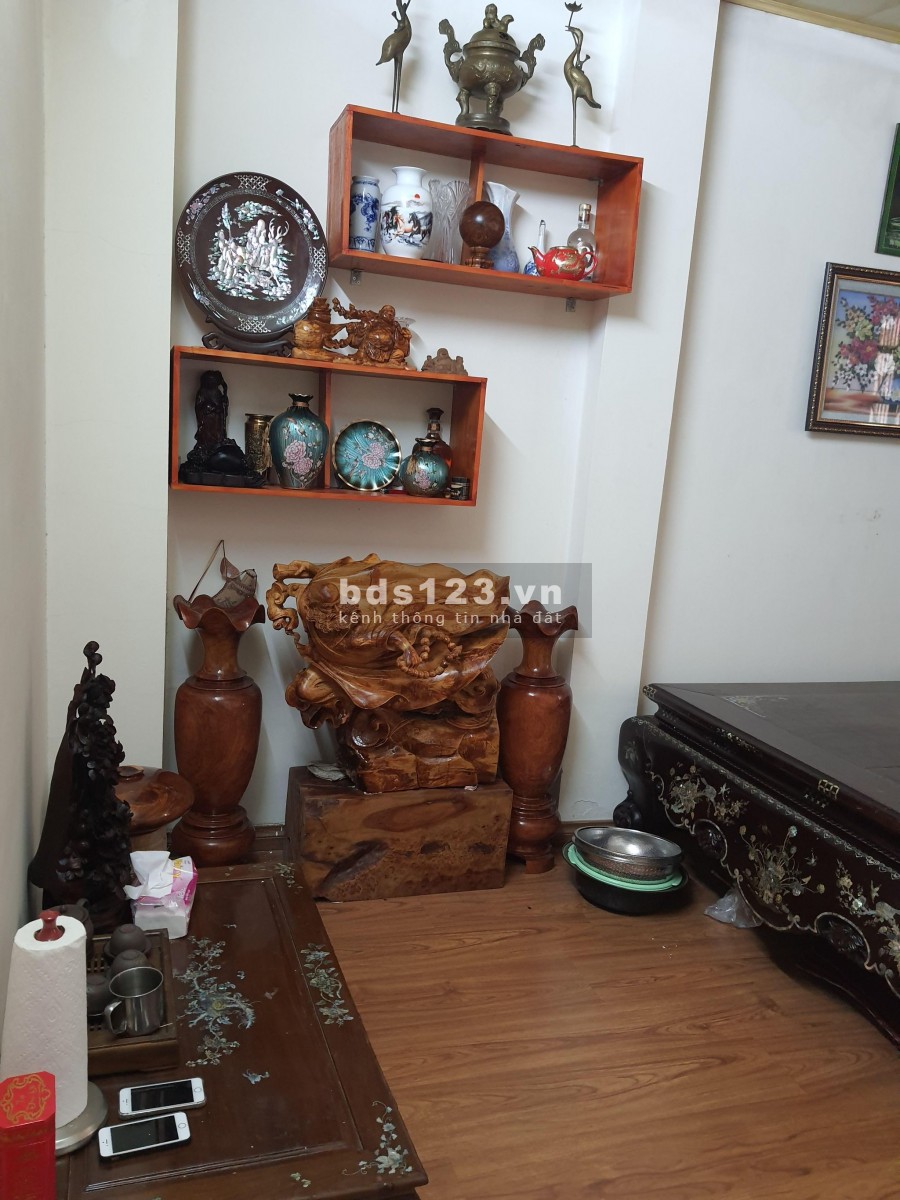Bán nhà Trần Quốc Vượng, Cầu Giấy, ngõ to 2.5m, dt 40m lô góc, giá 3.1 tỷ