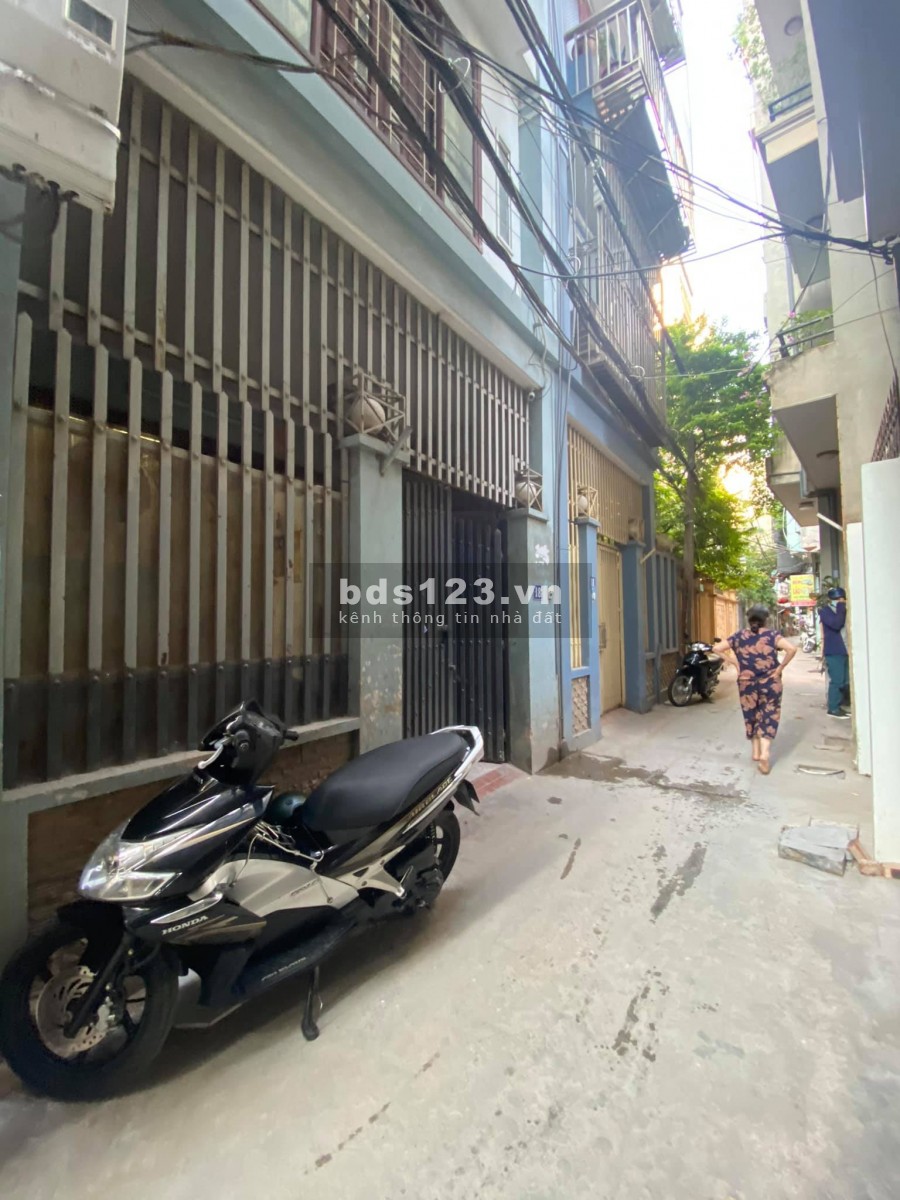 Bán nhà ngõ 79 Cầu Giấy, lô góc 3 mặt thoáng, dt 50m2, đúc 5 tầng, lh 0977979199