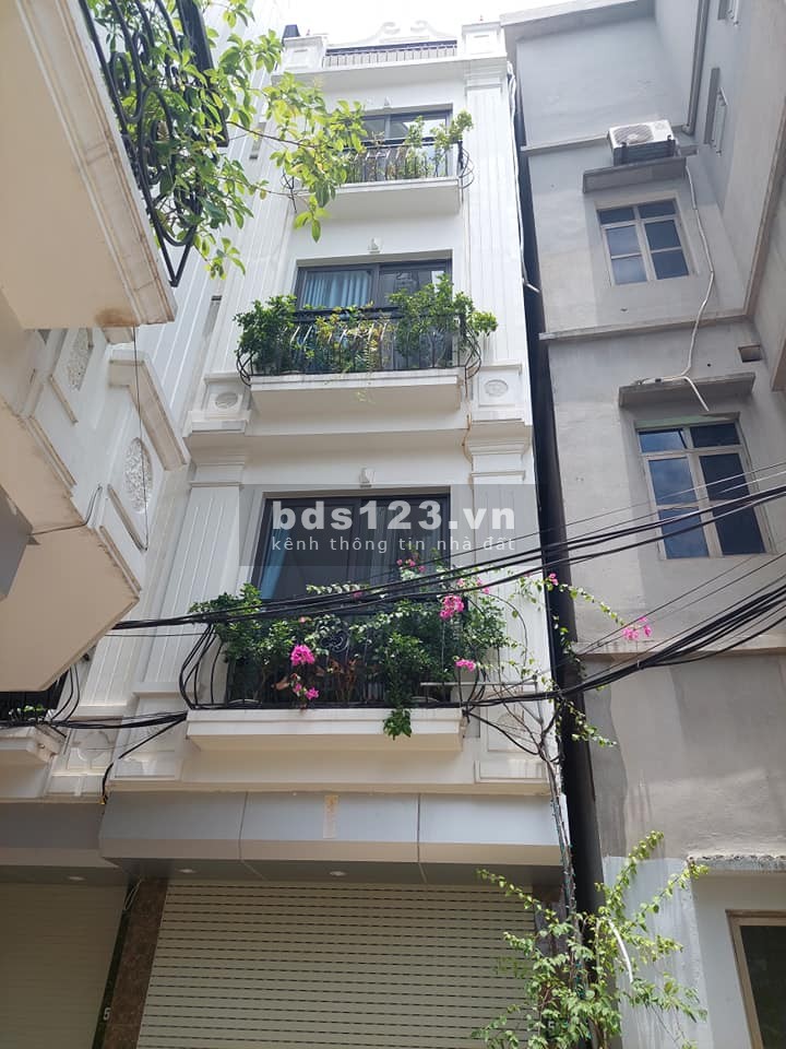 Bán nhà phố Hồ Tùng Mậu dt 90m2, ô tô. 7 chỗ vào nhà, sát Vinhomes Mỹ Đình, giá hơn 5 tỉ