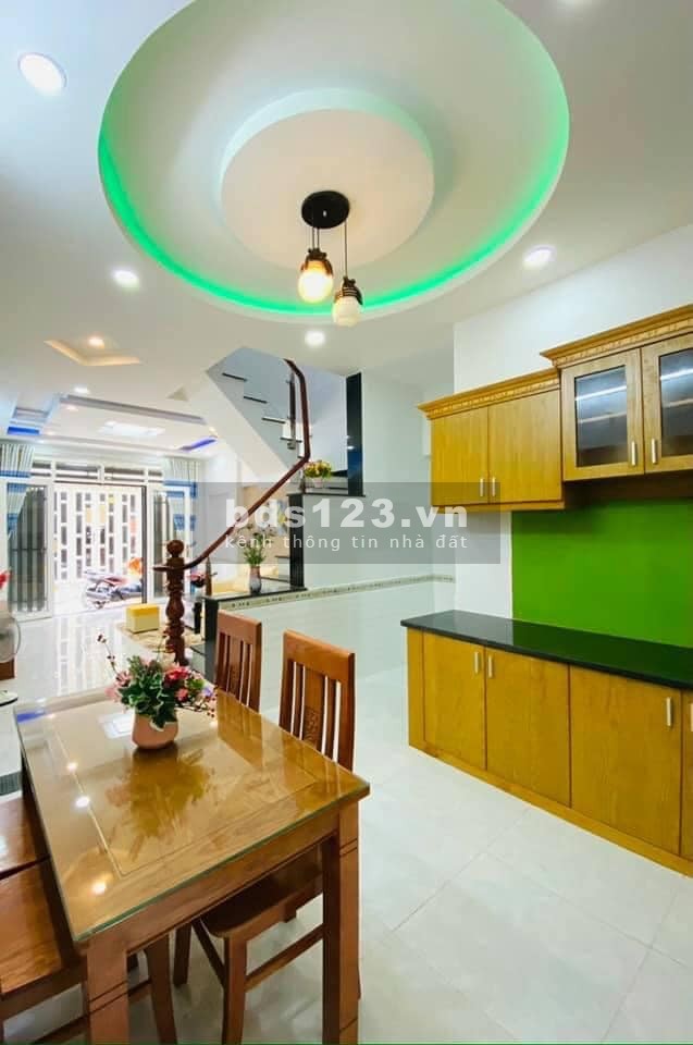 Sát Khu VIP Phan Xích Long 1 bước 43m2 5tỷ2 KV dân trí cao Vị trí đẹp .