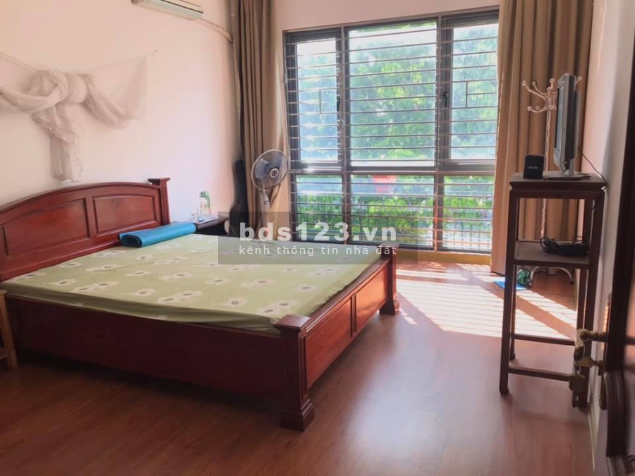 BÔNG HOA GIỮA LÒNG QUẬN CẦU GIẤY - DIỆN TÍCH RỘNG GIÁ RẺ NHƯ CHO - THIẾT KẾ HIỆN ĐẠI - NHÀ BỐN MẶT THOÁNG MÁT NHƯ BIỂN - NỘI THẤT HIỆN ĐẠI, CHUẨN GỖ LIM!!