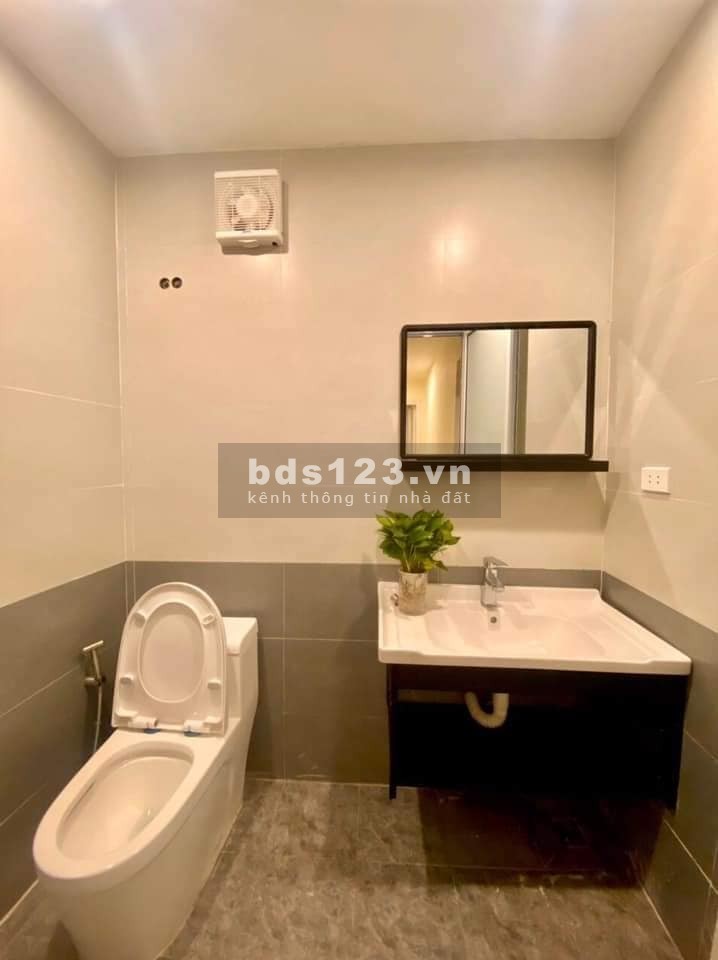 Bán nhà nguyên căn Tây Hồ ô tô đỗ cửa thang máy view Hồ Tây, dt 36m2, 7 tầng, giá 6.2 tỷ