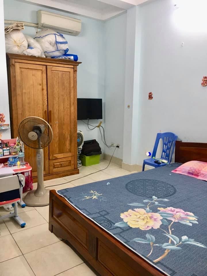 Cần bán gấp nhà phố Vọng, dt 76m2, 5 tầng, ngõ to thoáng, 2 mặt ngõ gần phố, giá 5.45 tỷ