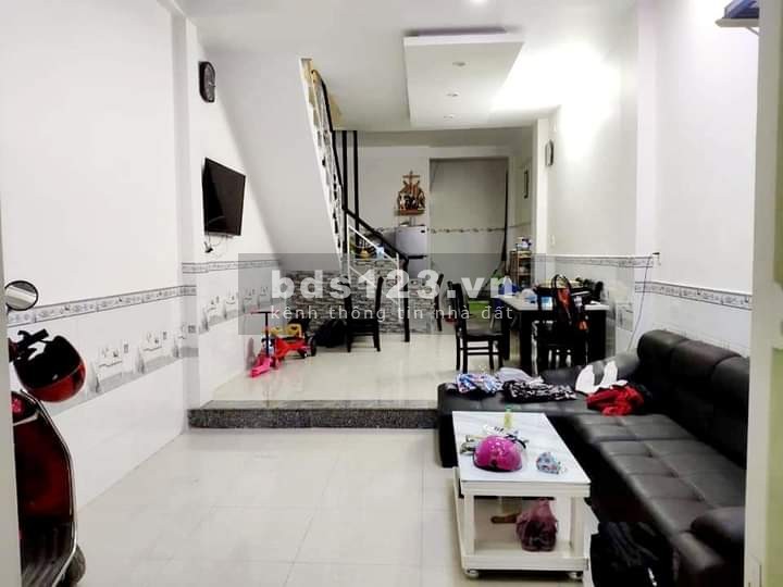 Không thể bỏ qua bán nhà 2 lầu hai mặt hẻm Trần Văn Ơn, Tân Phú, Giá chỉ 3.2 tỷ