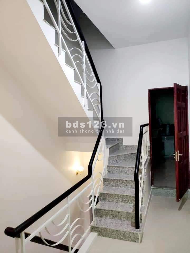 Không thể bỏ qua bán nhà 2 lầu hai mặt hẻm Trần Văn Ơn, Tân Phú, Giá chỉ 3.2 tỷ