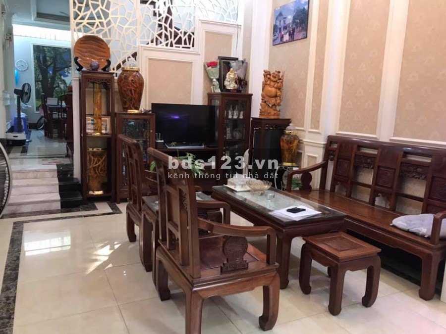 BÔNG HOA GIỮA LÒNG QUẬN CẦU GIẤY - DIỆN TÍCH RỘNG GIÁ RẺ NHƯ CHO - THIẾT KẾ HIỆN ĐẠI - NHÀ BỐN MẶT THOÁNG MÁT NHƯ BIỂN - NỘI THẤT HIỆN ĐẠI, CHUẨN GỖ LIM!!