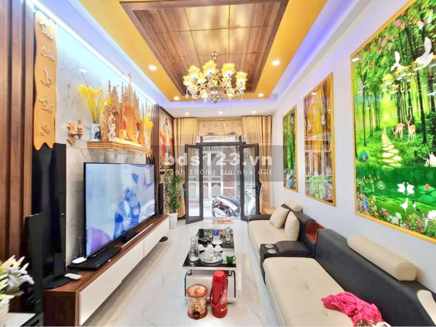 Bán nhà phố Giáp Bát ô tô đỗ cửa diện tích 46m2 đúc 5 tầng gía bán 4,3 tỷ