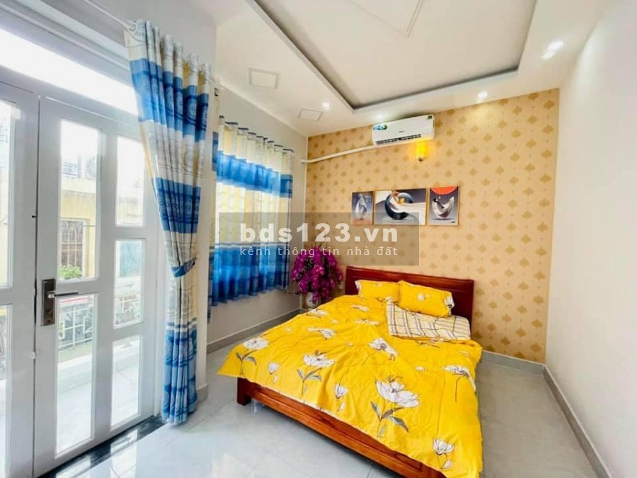 Sát Khu VIP Phan Xích Long 1 bước 43m2 5tỷ2 KV dân trí cao Vị trí đẹp .